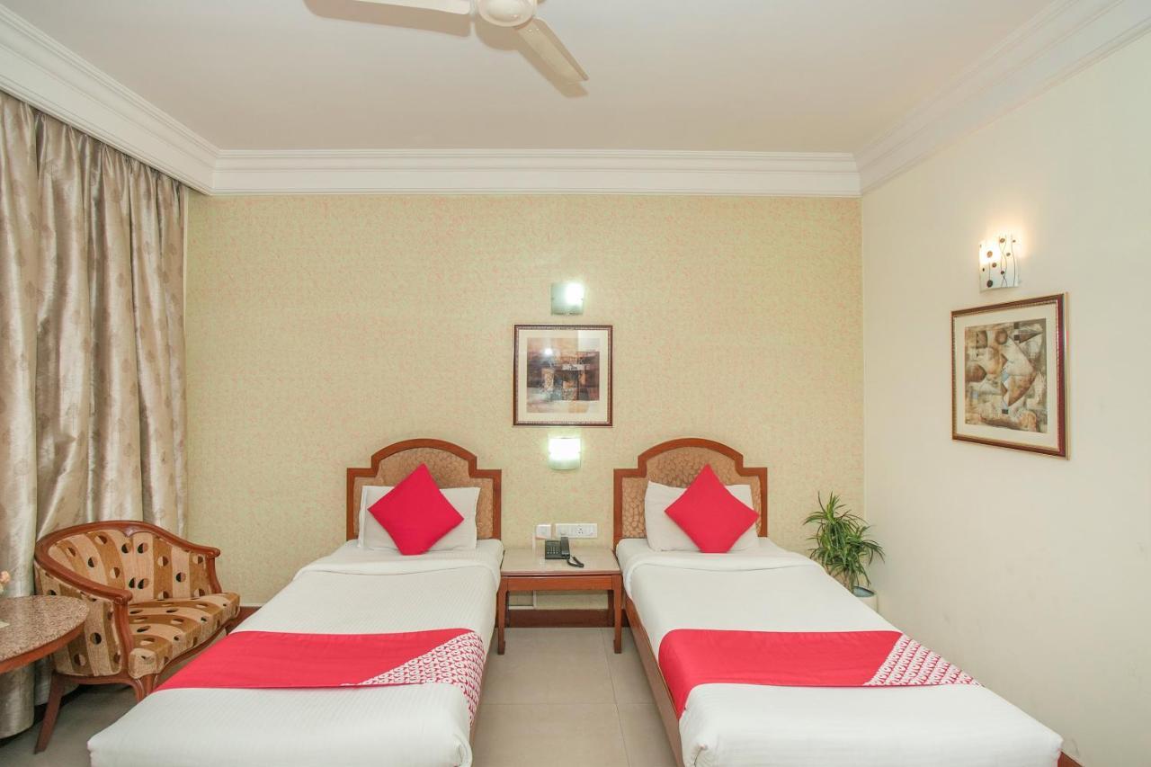 Oyo 579 Hotel Aab Bangalore Exterior foto