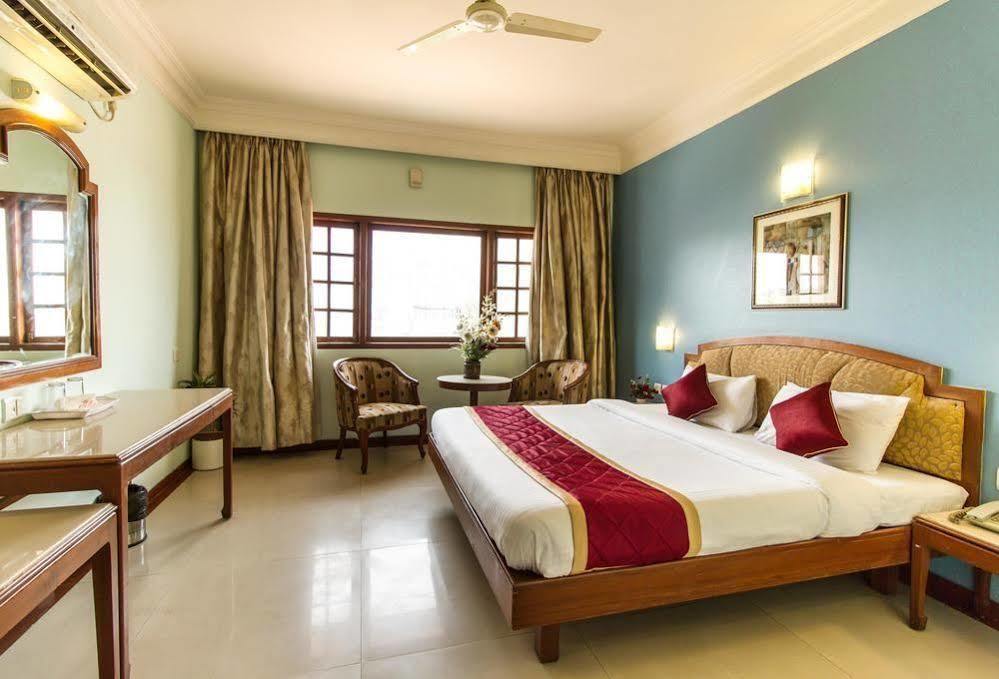 Oyo 579 Hotel Aab Bangalore Exterior foto