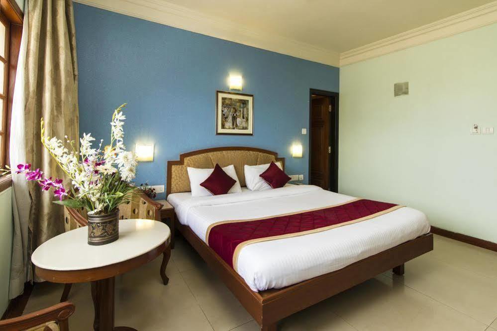 Oyo 579 Hotel Aab Bangalore Exterior foto
